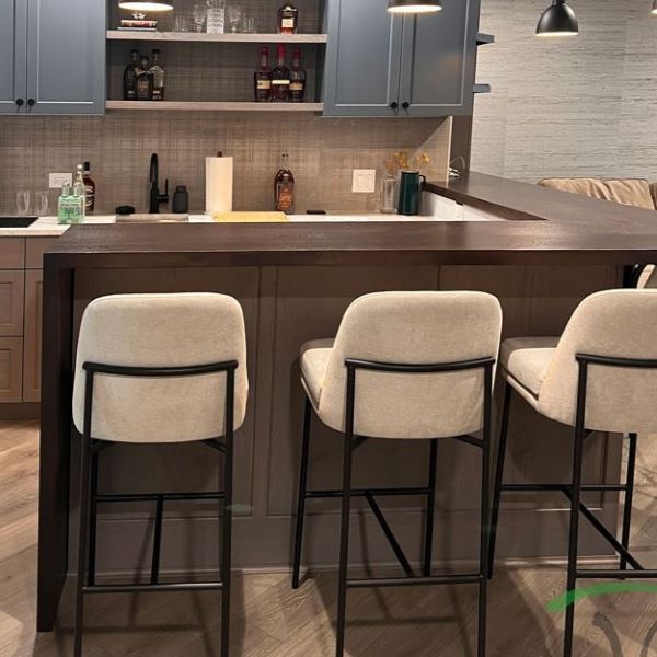Custom Mitered Corner Bartop with Waterfall Leg for Multifamily Clubhouse, Chicago