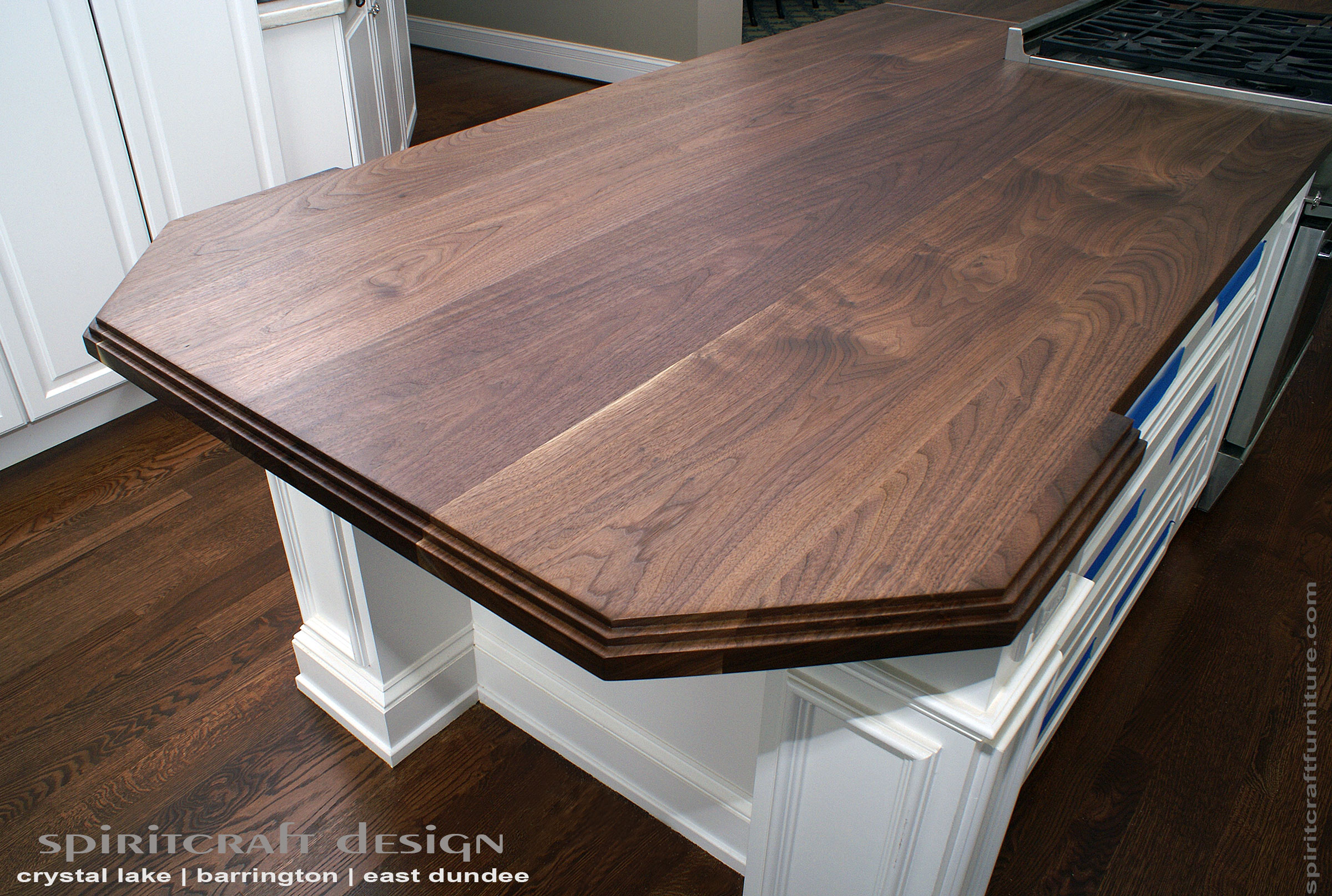 Custom solid wood table tops, dining and restaurant